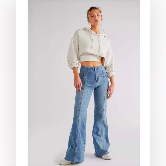 We The Free high rise pull on flare Jeans Curvy Size 31 blue